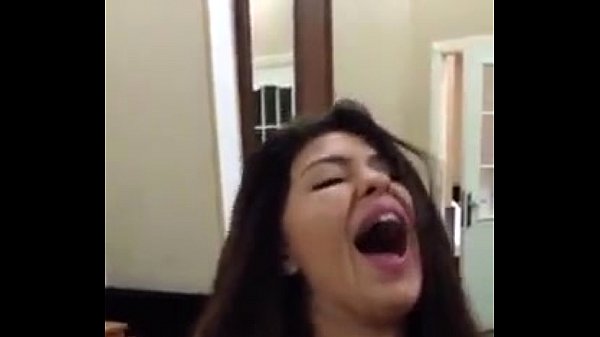 Azeri celebrity shows her tits and pussy