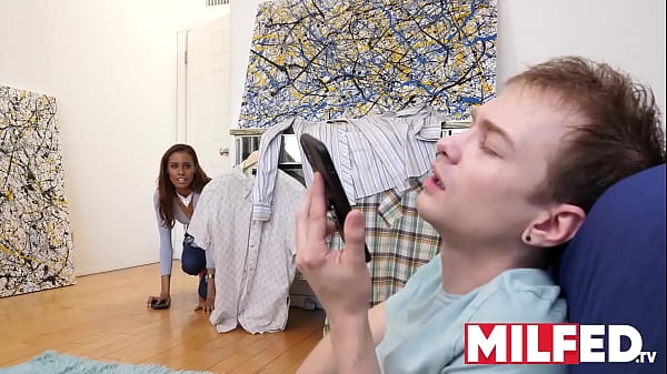 Caught Her Stepson Masturbating as He Spoke With Her – MILFED