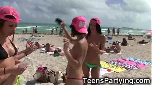 Spring Break Teen Girls Partying!