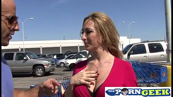 Instagram account @hottybabespics Pussy Tattoo