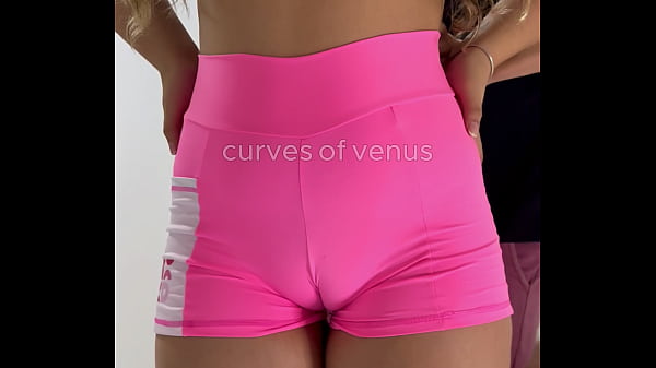 Golpeando el coño de mi hermanastra a petición de un fan