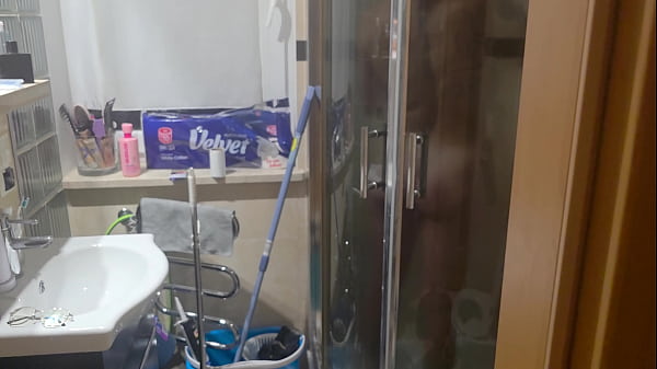 HUGE CUMSHOT on her face, After shower, she took cum from blowjob